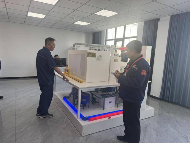 燃氣鍋爐房大比武<strong></p>
<p>鍋爐
</strong>,提升技能保障冬季供暖:鍋爐